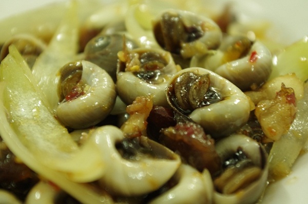 Hàng ốc đêm ngon nhất Quận 4 11