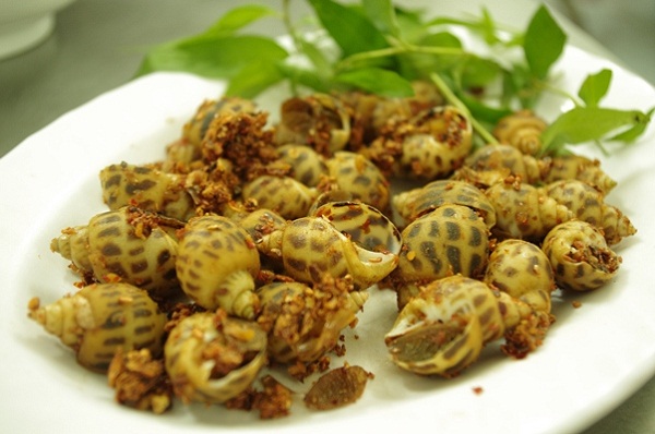 Hàng ốc đêm ngon nhất Quận 4 12