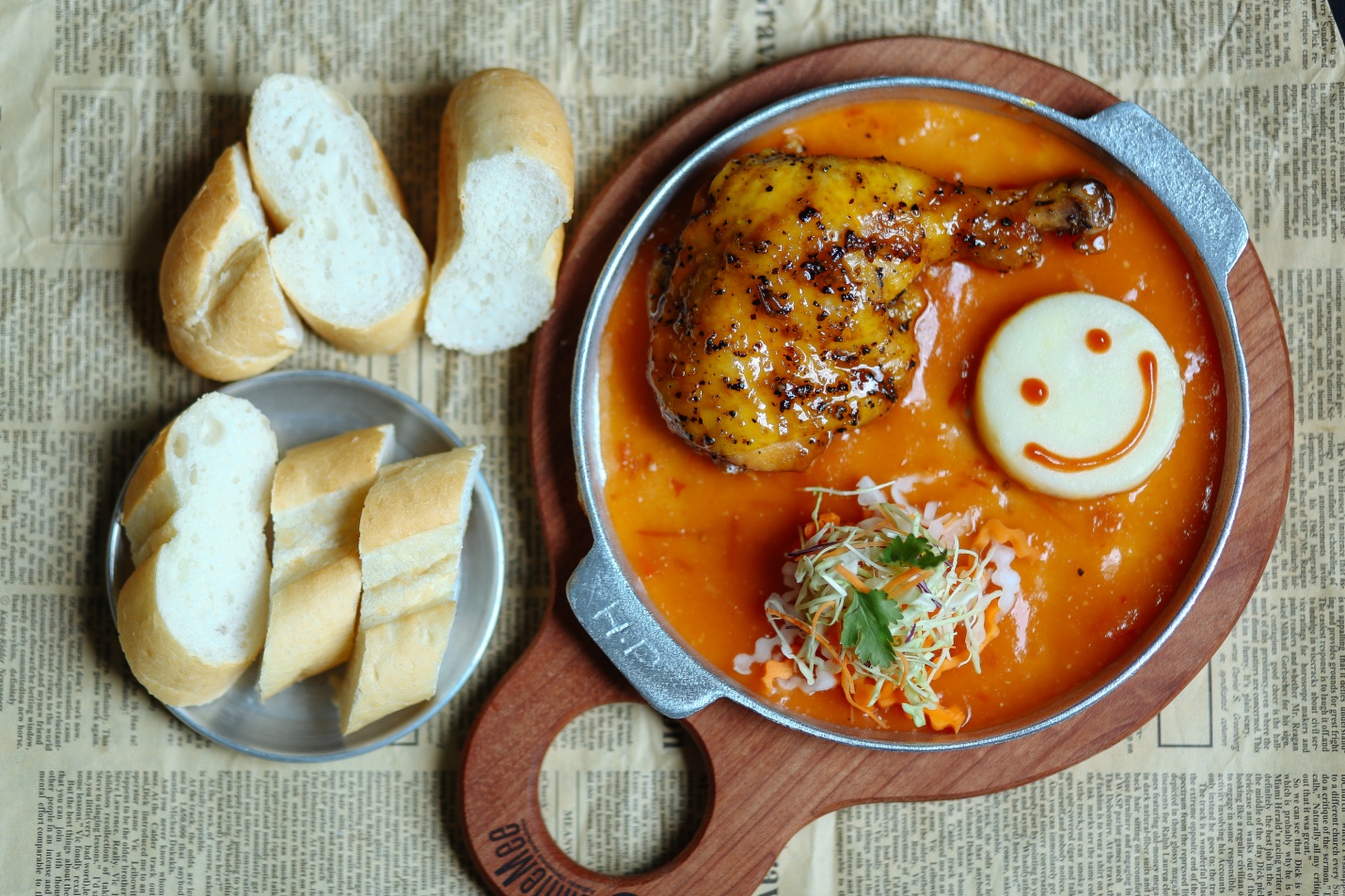 Khám phá bánh mì chảo ngon trong ngôi nhà Pháp cổ - Ảnh 4. Khám phá bánh mì chảo ngon trong ngôi nhà Pháp cổ - Ảnh 4.