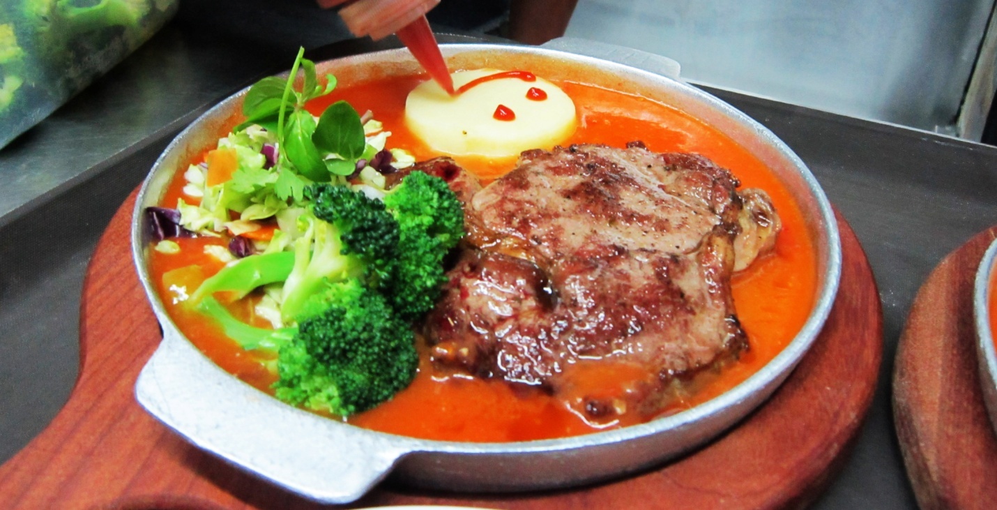 Khám phá bánh mì chảo ngon trong ngôi nhà Pháp cổ - Ảnh 5. Khám phá bánh mì chảo ngon trong ngôi nhà Pháp cổ - Ảnh 5.