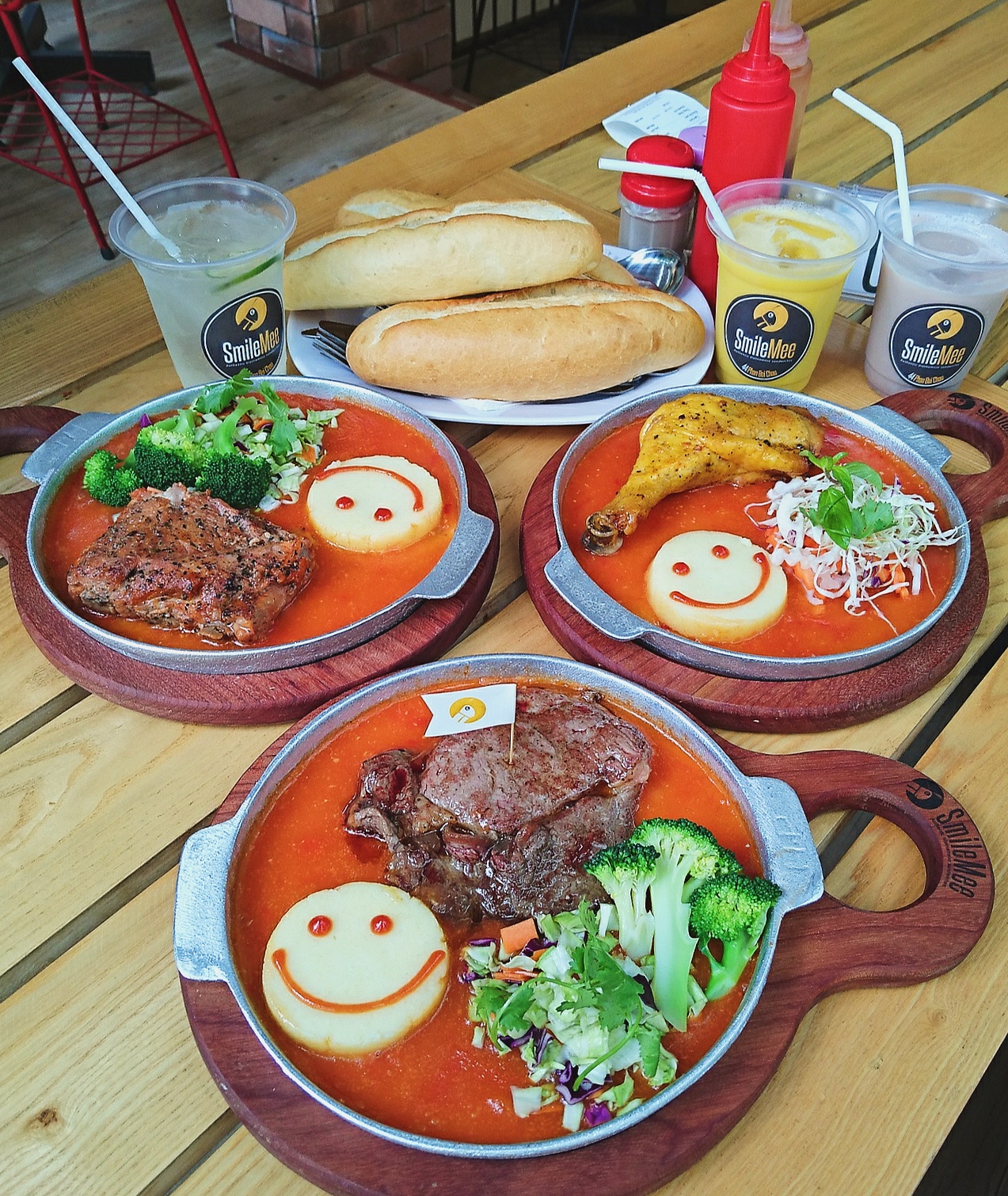 Khám phá bánh mì chảo ngon trong ngôi nhà Pháp cổ - Ảnh 6. Khám phá bánh mì chảo ngon trong ngôi nhà Pháp cổ - Ảnh 6.
