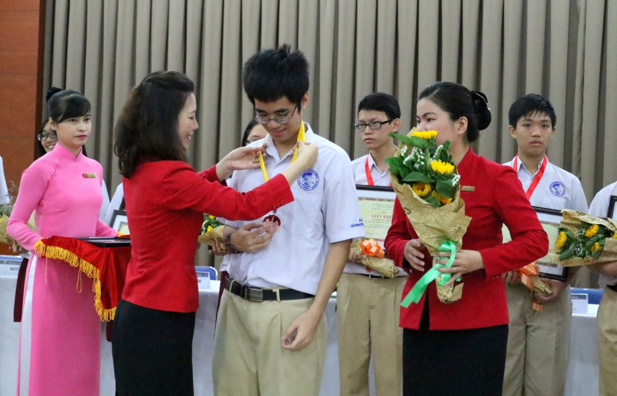 Học sinh Quốc tế Á Châu đạt thành tích cao trong Kỳ thi Olympic