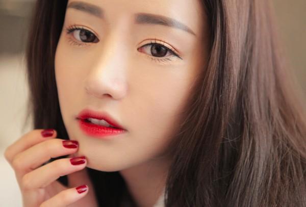 Này cô gái! Đừng quên sắm cho mình một thỏi son đỏ - Ảnh 5. Này cô gái! Đừng quên sắm cho mình một thỏi son đỏ - Ảnh 5.