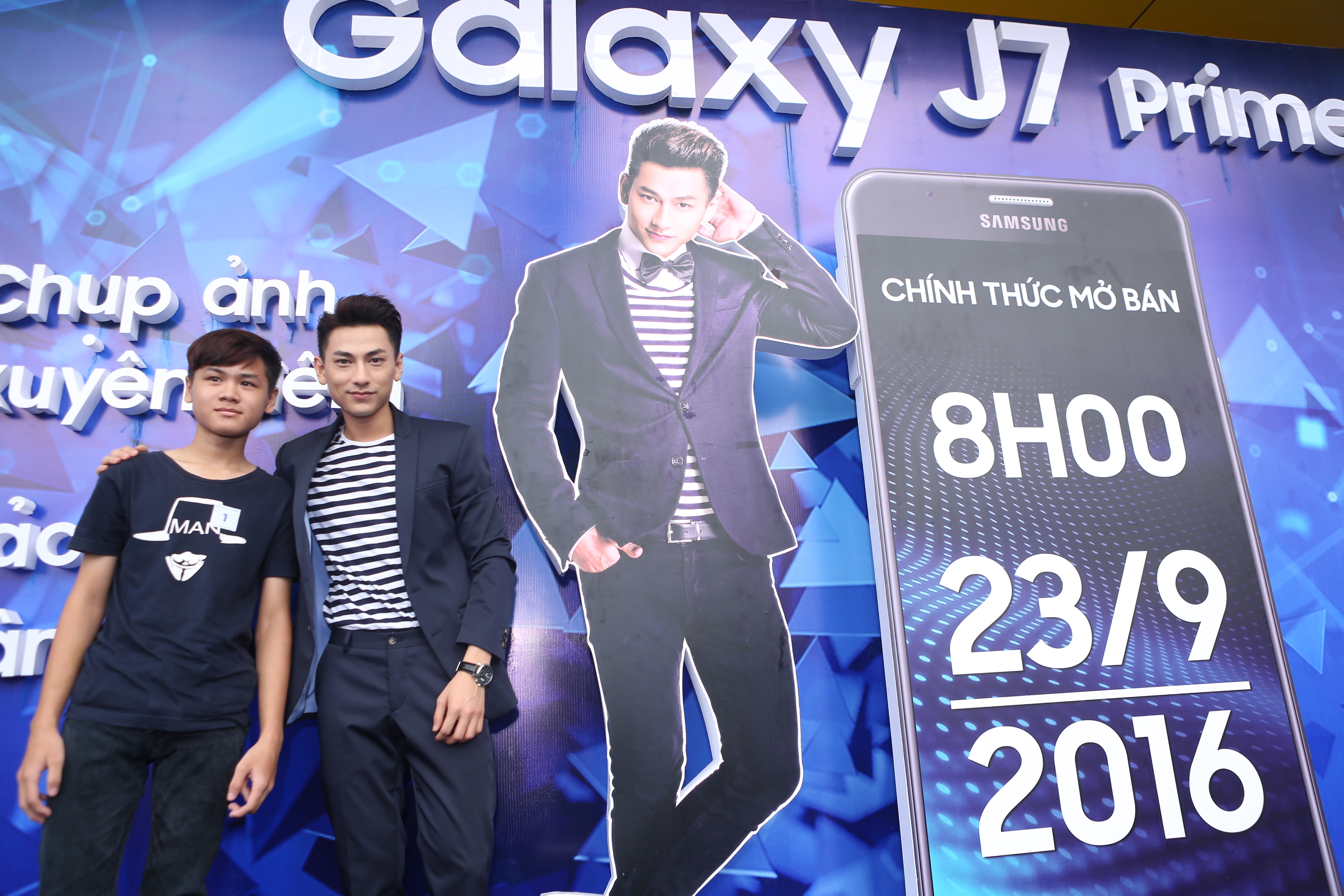 Isaac hào hứng trải nghiệm Samsung Galaxy J7 Prime trong ngày ra mắt - Ảnh 2. Isaac hào hứng trải nghiệm Samsung Galaxy J7 Prime trong ngày ra mắt - Ảnh 2.