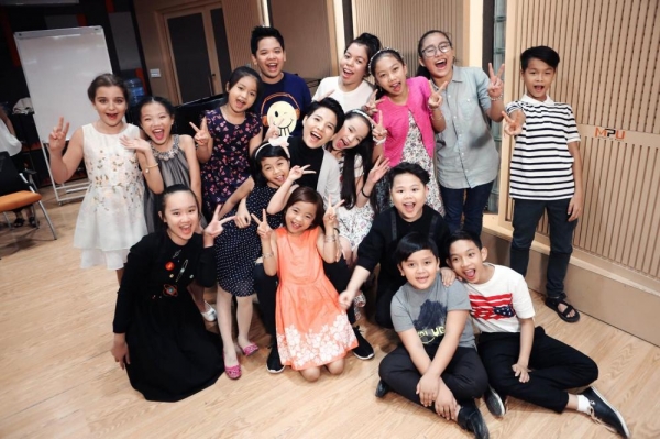 Giọng hát Việt nhí: Những yếu tố giúp thí sinh tự tin tỏa sáng - Ảnh 3. Giọng hát Việt nhí: Những yếu tố giúp thí sinh tự tin tỏa sáng - Ảnh 3.
