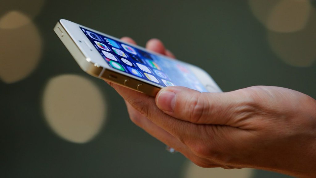Lý giải vì sao iPhone giá rẻ khiến giới trẻ mê mệt - Ảnh 4. Lý giải vì sao iPhone giá rẻ khiến giới trẻ mê mệt - Ảnh 4.