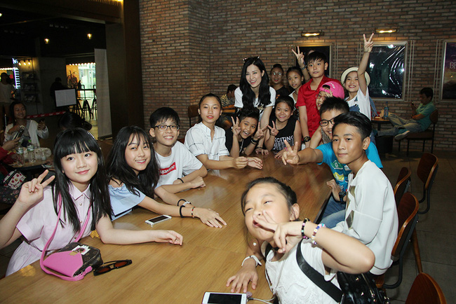 Những khoảnh khắc ấm áp tại nhà chung của các bé The Voice Kids - Ảnh 5. Những khoảnh khắc ấm áp tại nhà chung của các bé The Voice Kids - Ảnh 5.