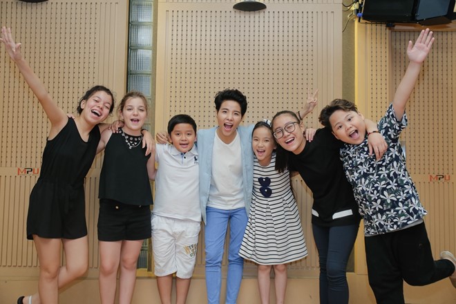 Những khoảnh khắc ấm áp tại nhà chung của các bé The Voice Kids - Ảnh 18. Những khoảnh khắc ấm áp tại nhà chung của các bé The Voice Kids - Ảnh 18.