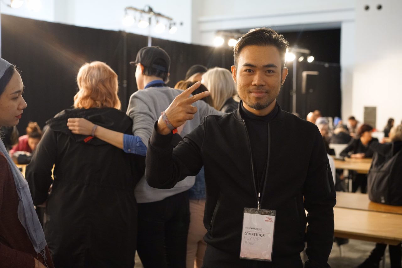 Phóng vấn nhà tạo mẫu tóc Huy Việt: “Đường còn dài còn dài” - Ảnh 1. Phóng vấn nhà tạo mẫu tóc Huy Việt: “Đường còn dài còn dài” - Ảnh 1.