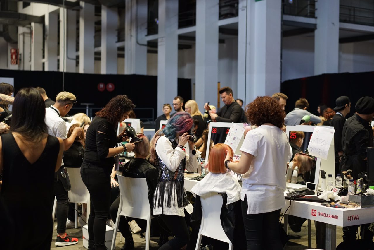 Phóng vấn nhà tạo mẫu tóc Huy Việt: “Đường còn dài còn dài” - Ảnh 5. Phóng vấn nhà tạo mẫu tóc Huy Việt: “Đường còn dài còn dài” - Ảnh 5.