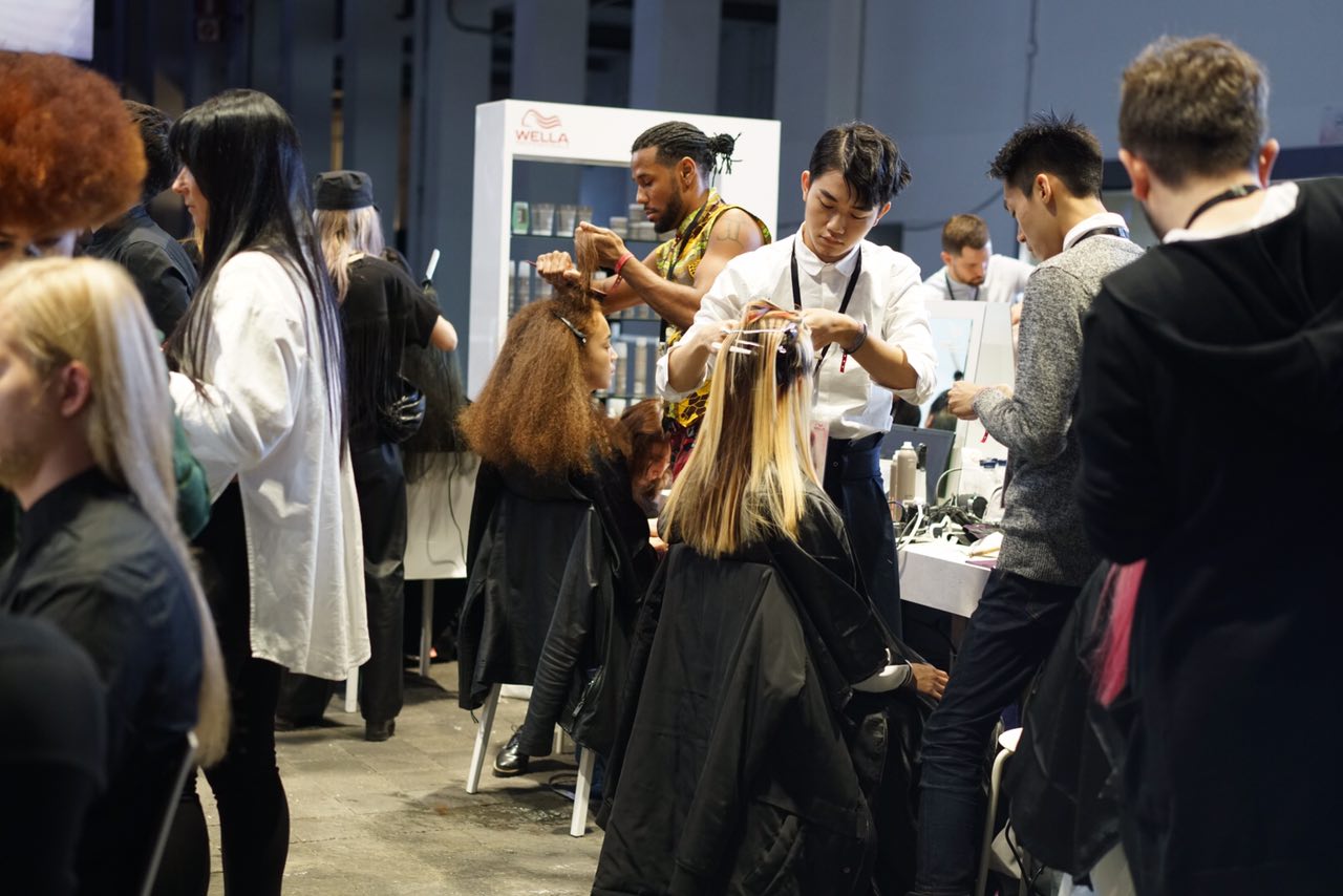 Phóng vấn nhà tạo mẫu tóc Huy Việt: “Đường còn dài còn dài” - Ảnh 7. Phóng vấn nhà tạo mẫu tóc Huy Việt: “Đường còn dài còn dài” - Ảnh 7.