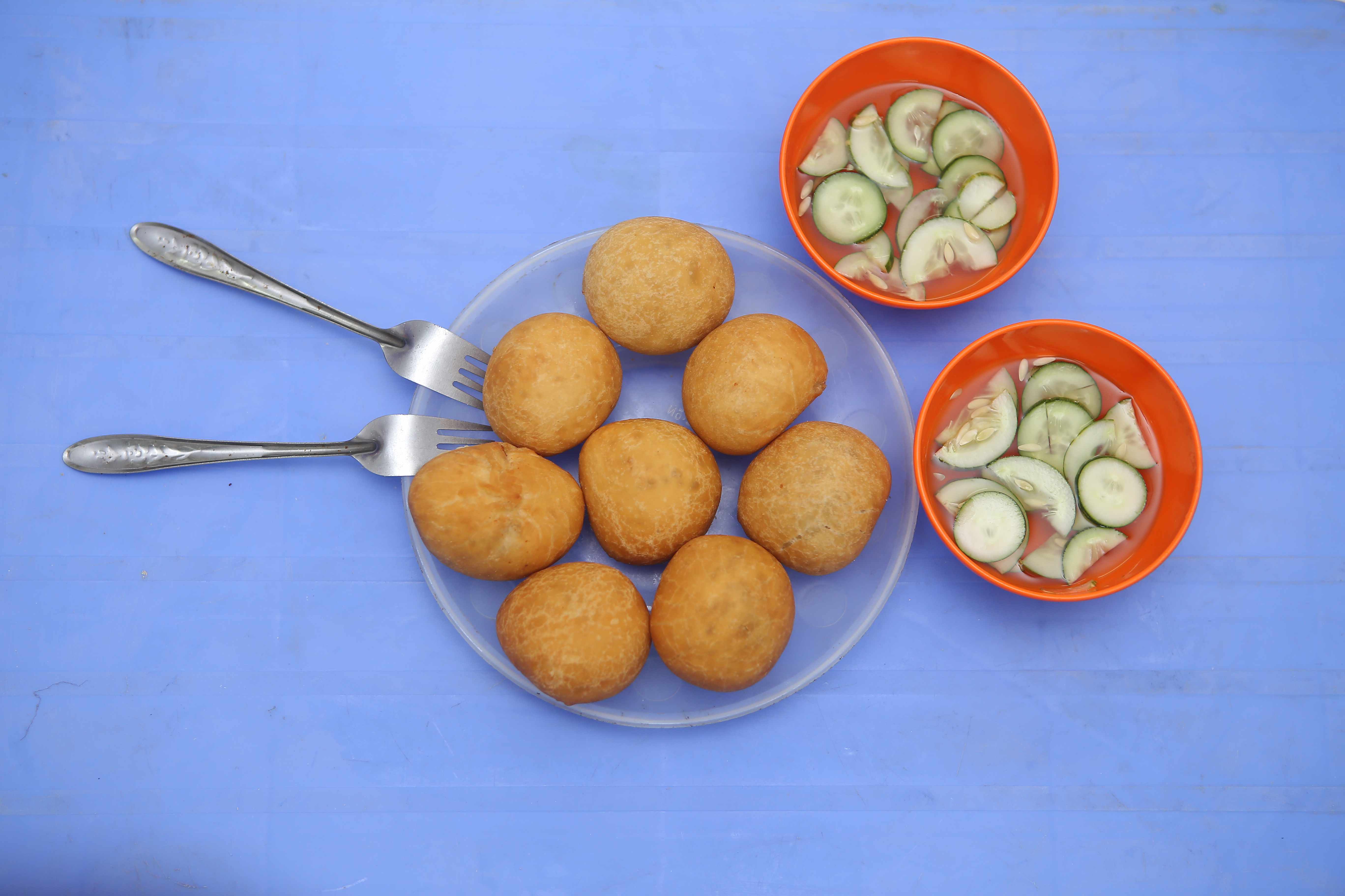 Thưởng thức bánh bao chiên “vạn người mê” phố Tô Hiệu - Ảnh 2. Thưởng thức bánh bao chiên “vạn người mê” phố Tô Hiệu - Ảnh 2.