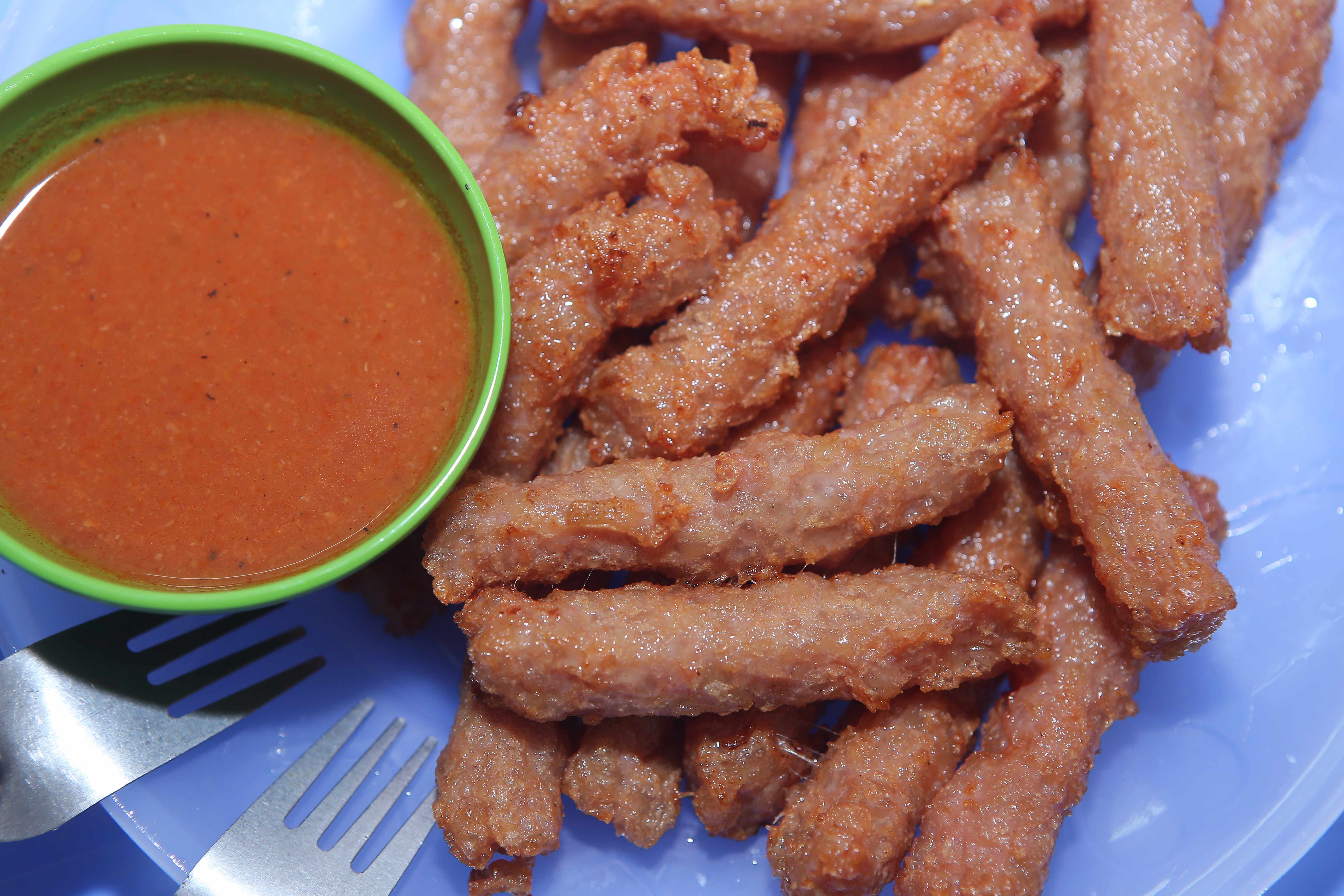 Thưởng thức bánh bao chiên “vạn người mê” phố Tô Hiệu - Ảnh 8. Thưởng thức bánh bao chiên “vạn người mê” phố Tô Hiệu - Ảnh 8.