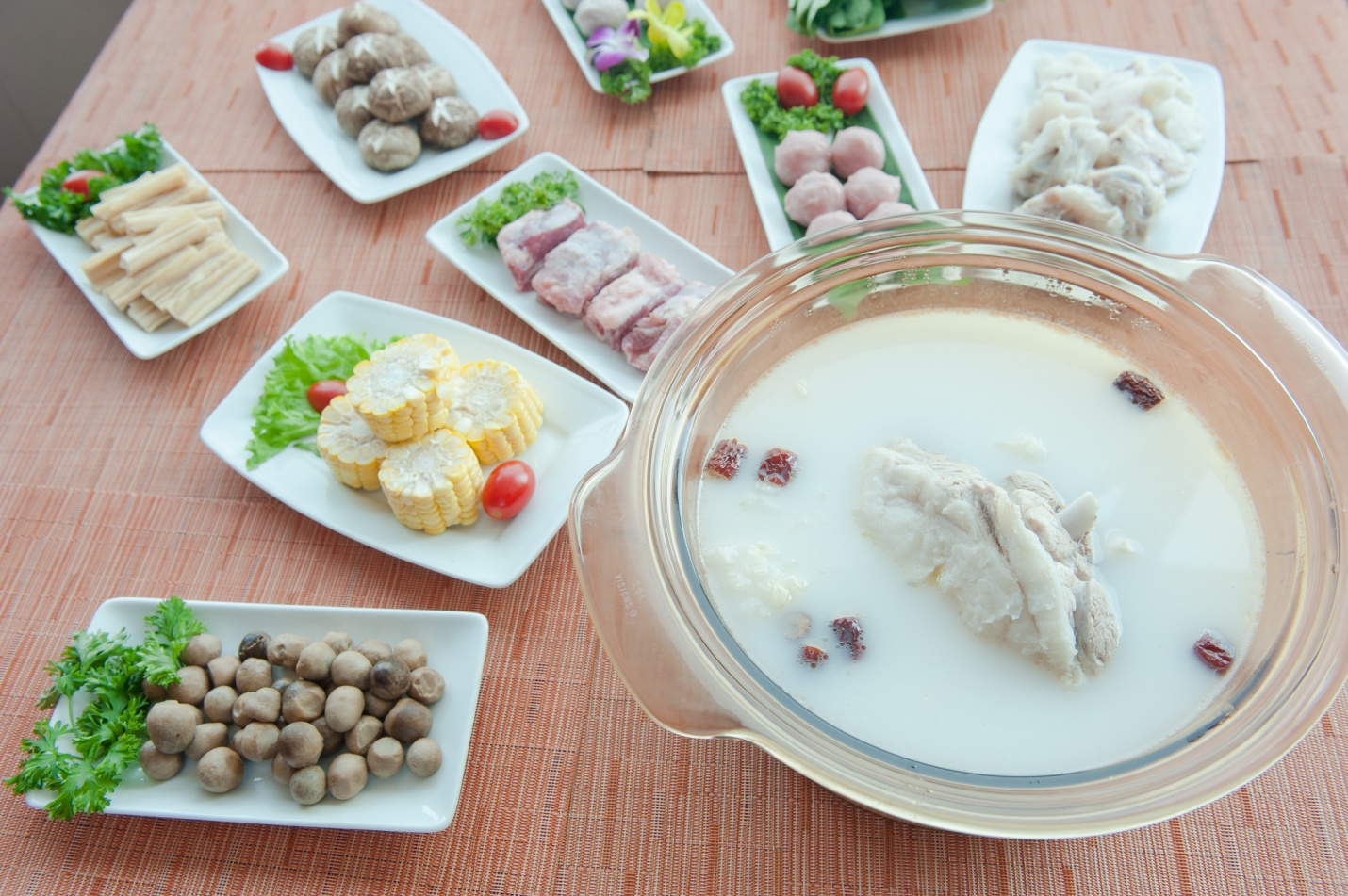 Ăn bữa trưa – Tặng bữa tối lẩu Hongkong & Dimsum - Ảnh 1. Ăn bữa trưa – Tặng bữa tối lẩu Hongkong & Dimsum - Ảnh 1.