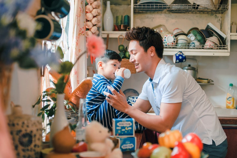 Phát sốt với cách chăm con cực chuẩn của soái ca “Zippo, mù tạt và em” - Ảnh 1. Phát sốt với cách chăm con cực chuẩn của soái ca “Zippo, mù tạt và em” - Ảnh 1.