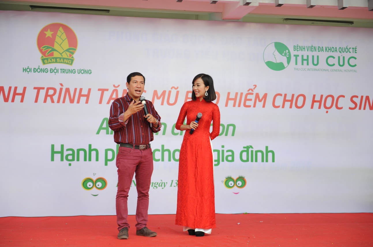 Loạt sao Việt hưởng ứng chiến dịch tặng mũ bảo hiểm cho trẻ em - Ảnh 2. Loạt sao Việt hưởng ứng chiến dịch tặng mũ bảo hiểm cho trẻ em - Ảnh 2.