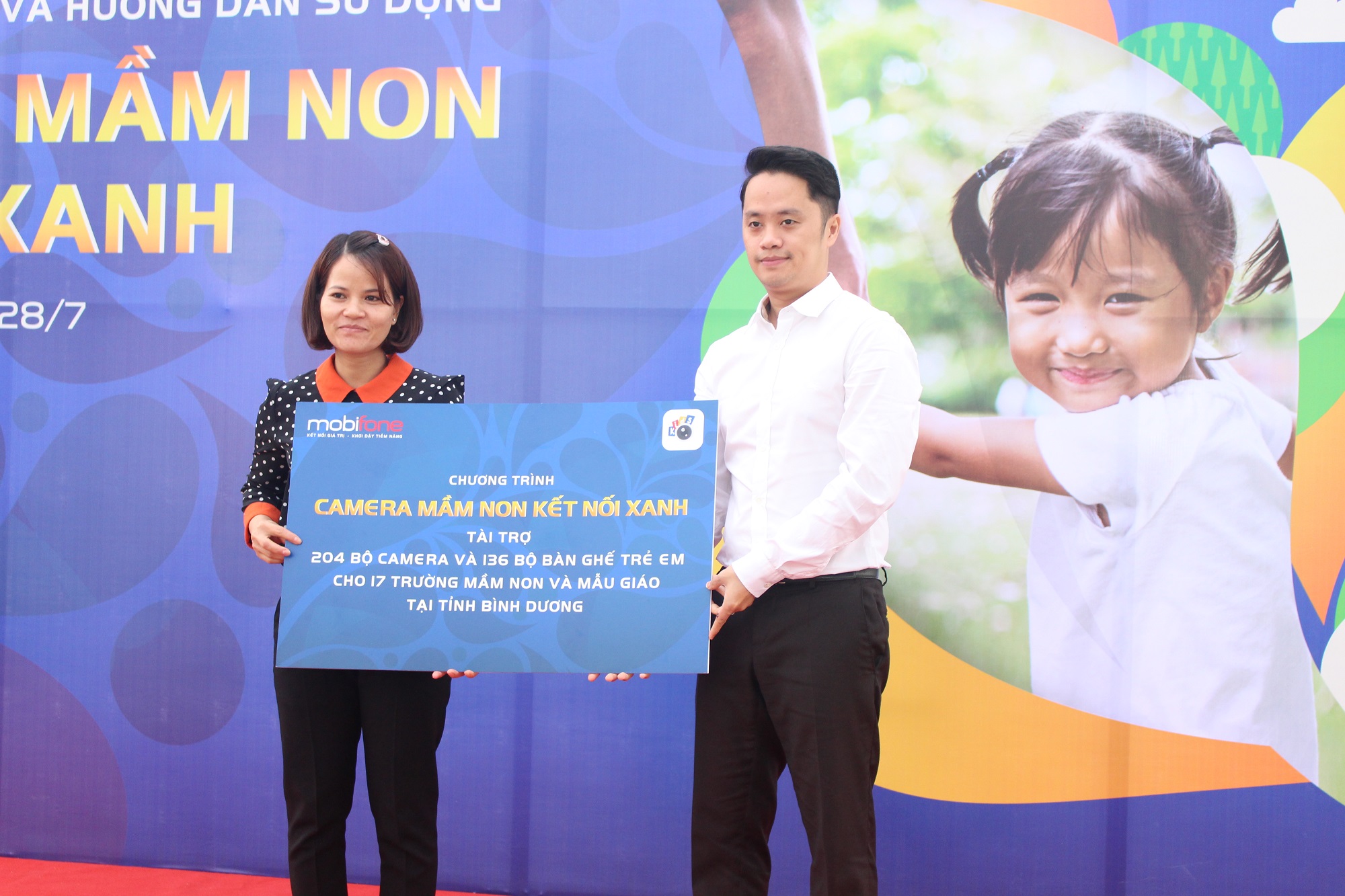 Trăm nỗi lo “con đi học” của vợ chồng công nhân trẻ - Ảnh 3. Trăm nỗi lo “con đi học” của vợ chồng công nhân trẻ - Ảnh 3.