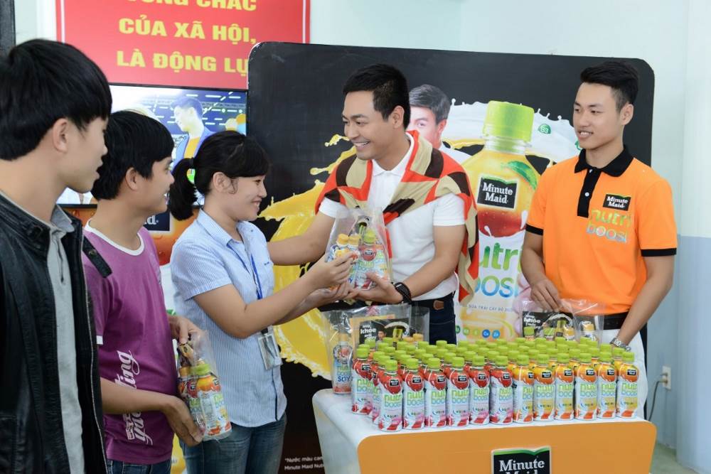 MC Phan Anh chia sẻ “bí kíp” duy trì sức bền với sữa trái cây Nutriboost - Ảnh 1. MC Phan Anh chia sẻ “bí kíp” duy trì sức bền với sữa trái cây Nutriboost - Ảnh 1.