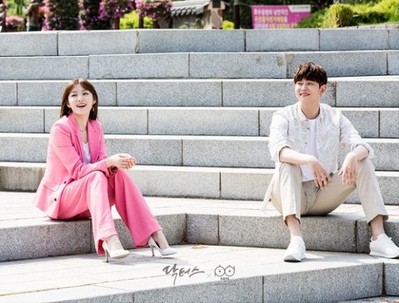 Màu hồng đang quá hot! Xem loạt phim đang “gây bão” này là thấy - Ảnh 7. Màu hồng đang quá hot! Xem loạt phim đang “gây bão” này là thấy - Ảnh 7.