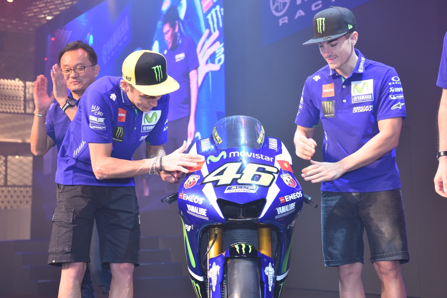 Giới trẻ Sài Gòn đầy năng lượng cùng Monster Energy gặp gỡ huyền thoại MotoGP - Ảnh 1. Giới trẻ Sài Gòn đầy năng lượng cùng Monster Energy gặp gỡ huyền thoại MotoGP - Ảnh 1.