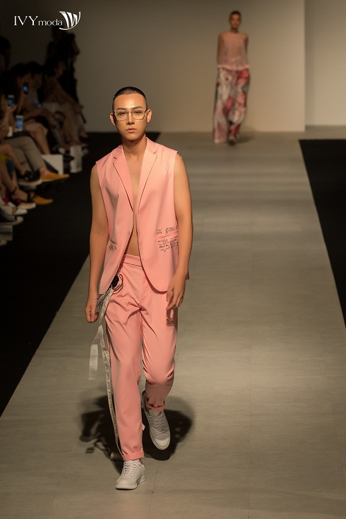 Xu hướng Unisex: Không còn là dị biệt - Ảnh 2. Xu hướng Unisex: Không còn là dị biệt - Ảnh 2.