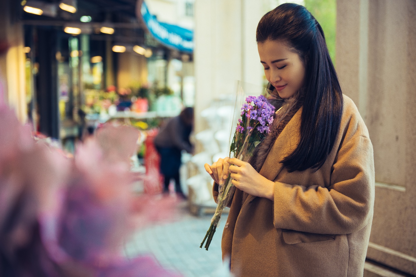 Đông Nhi, Khởi My bất đồng quan điểm về xu hướng làm đẹp - Ảnh 4. Đông Nhi, Khởi My bất đồng quan điểm về xu hướng làm đẹp - Ảnh 4.