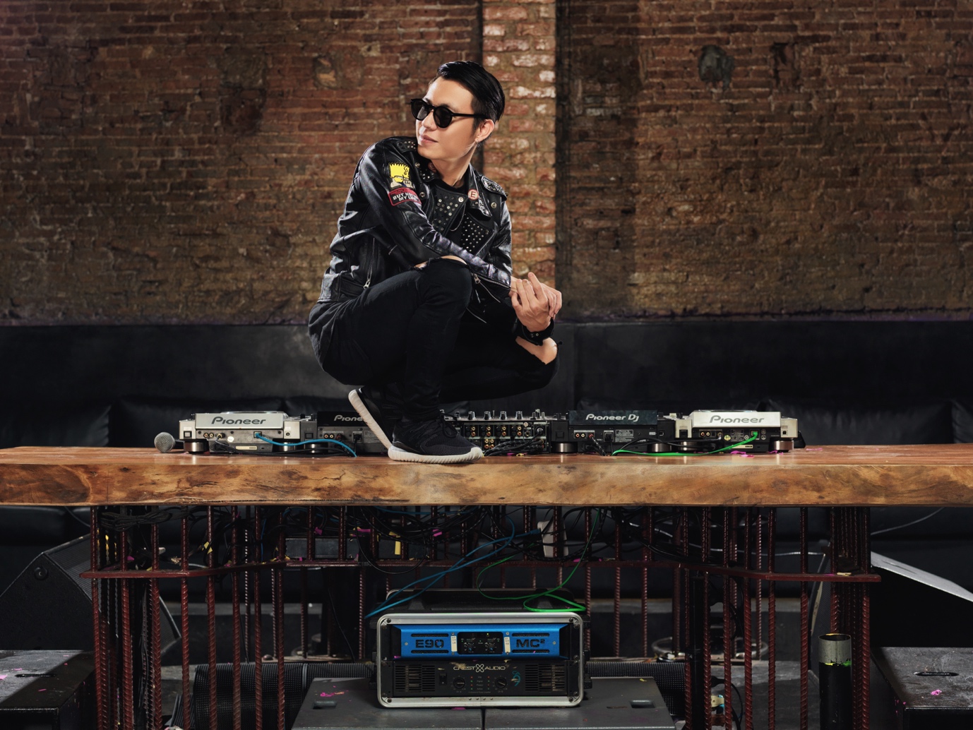 DJ Ookay cùng dàn top DJ Việt biểu diễn trong sự kiện EDM hoành tráng dịp cuối năm - Ảnh 11. DJ Ookay cùng dàn top DJ Việt biểu diễn trong sự kiện EDM hoành tráng dịp cuối năm - Ảnh 11.