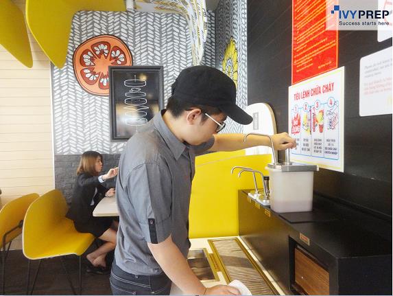 Khám phá chương trình tập sự đầu tiên cho học sinh tại McDonalds - Ảnh 2.