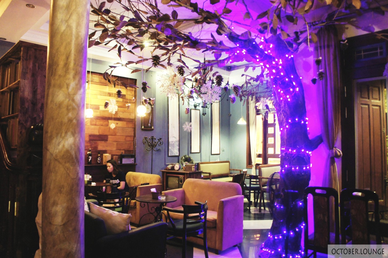 Tháng Mười – Quán café view Hồ Tây siêu đẹp cho những tâm hồn hoài cổ - Ảnh 6. Tháng Mười – Quán café view Hồ Tây siêu đẹp cho những tâm hồn hoài cổ - Ảnh 6.