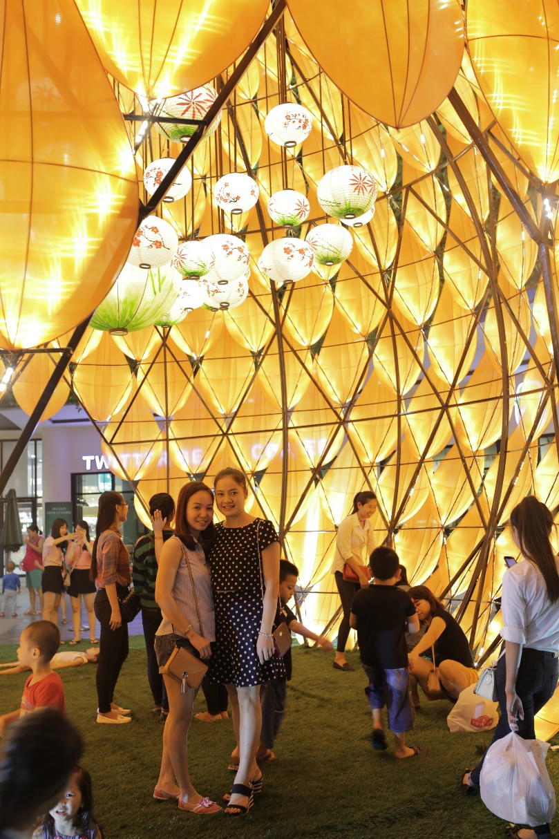 Vật thể lạ gây xôn xao tại Aeon Mall Long Biên - Ảnh 7. Vật thể lạ gây xôn xao tại Aeon Mall Long Biên - Ảnh 7.