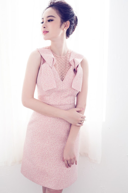 Angela Phương Trinh ngọt ngào trong thiết kế mới của Amy Store - Ảnh 1. Angela Phương Trinh ngọt ngào trong thiết kế mới của Amy Store - Ảnh 1.