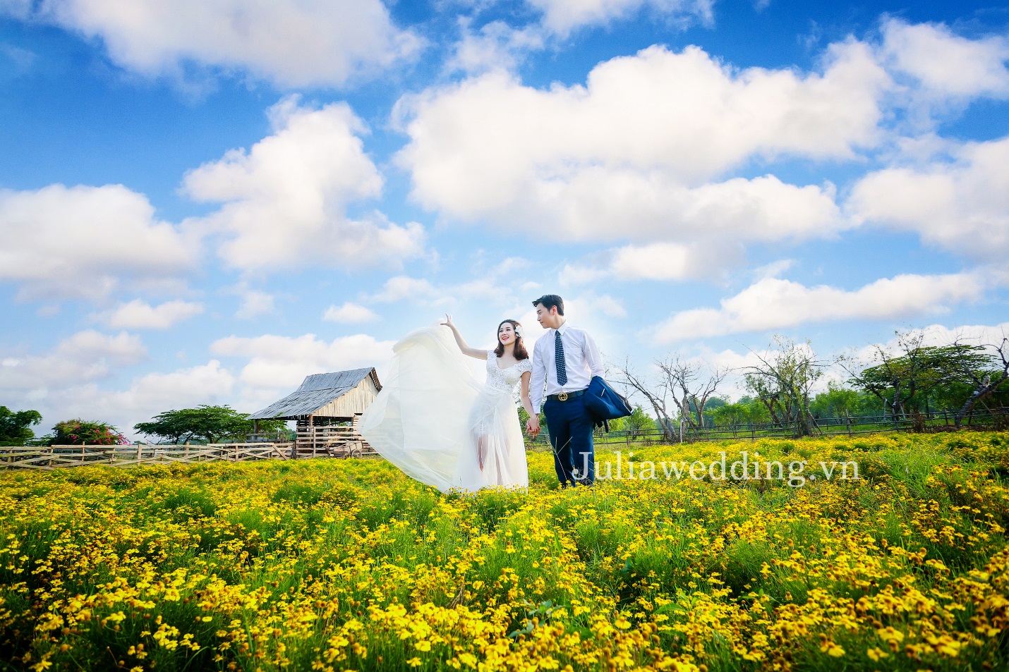 Đắm mình với hình ảnh ngọt ngào của các cặp đôi trong BST ảnh cưới của Julia - Ảnh 5. Đắm mình với hình ảnh ngọt ngào của các cặp đôi trong BST ảnh cưới của Julia - Ảnh 5.