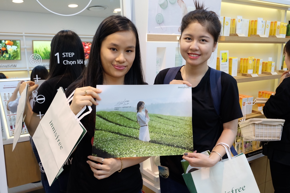 Innisfree khai trương cửa hàng đầu tiên tại TP.Hồ Chí Minh, được đông đảo giới trẻ quan tâm, ủng hộ - Ảnh 7. Innisfree khai trương cửa hàng đầu tiên tại TP.Hồ Chí Minh, được đông đảo giới trẻ quan tâm, ủng hộ - Ảnh 7.