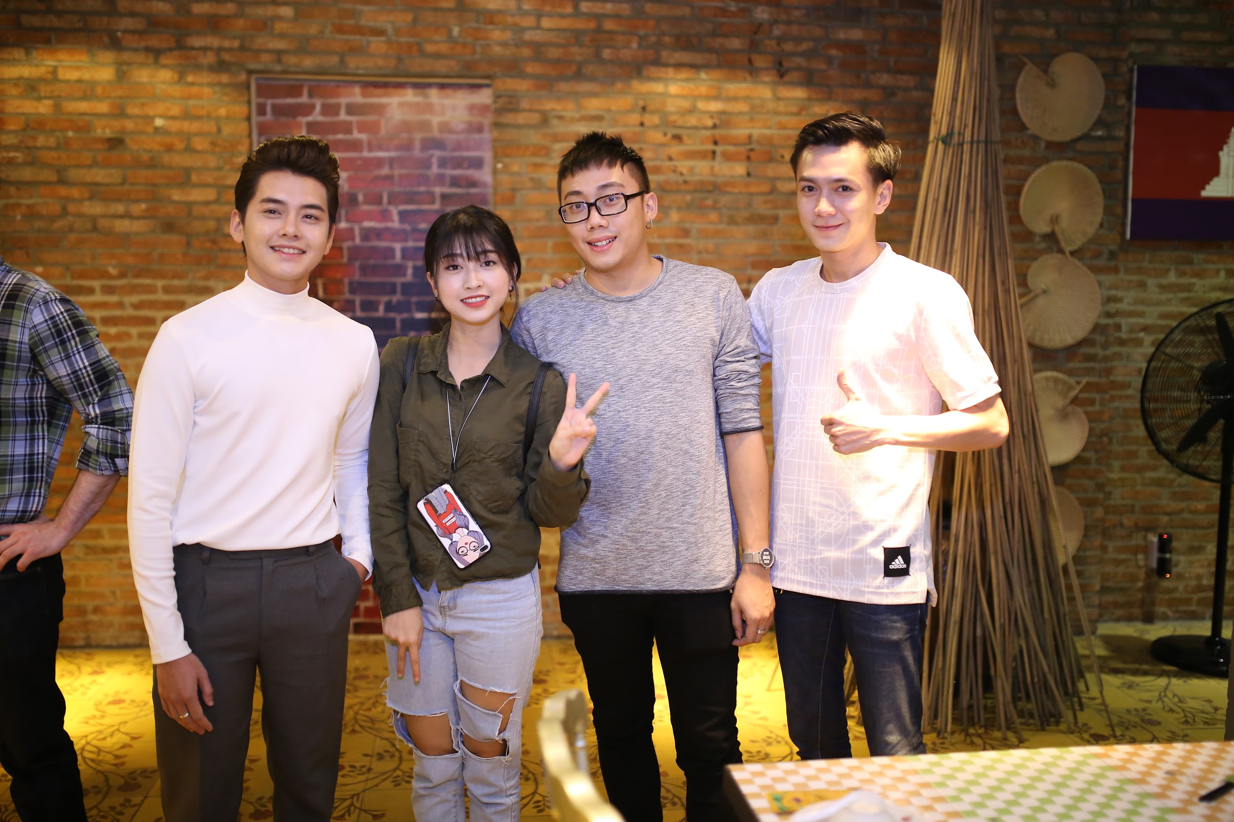 Chỉ cần live stream, bạn cũng có thể trở thành ngôi sao mạng xã hội - Ảnh 2. Chỉ cần live stream, bạn cũng có thể trở thành ngôi sao mạng xã hội - Ảnh 2.