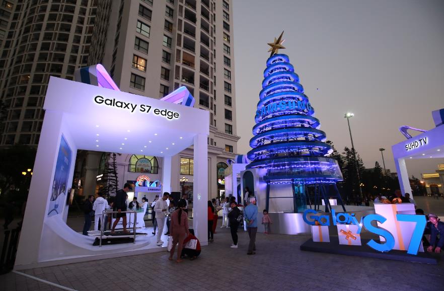 Cùng Samsung trải nghiệm trượt tuyết giữa không gian ảo đầu tiên tại Việt Nam - Ảnh 3. Cùng Samsung trải nghiệm trượt tuyết giữa không gian ảo đầu tiên tại Việt Nam - Ảnh 3.