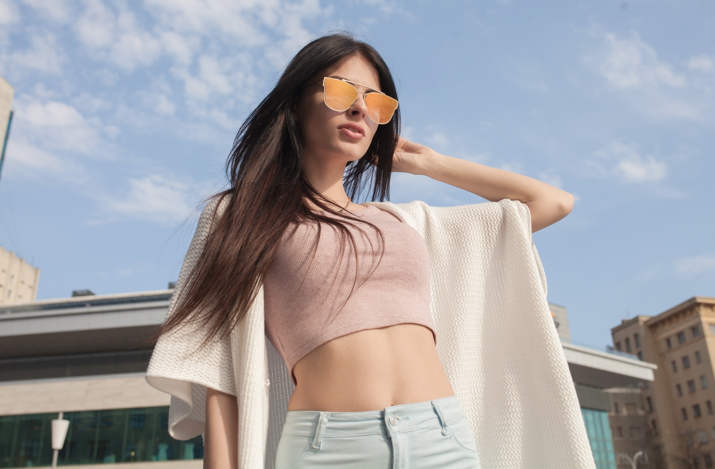 Học lỏm fashionista thế giới 5 bí quyết chụp ảnh streetstyle chất miễn chê - Ảnh 7. Học lỏm fashionista thế giới 5 bí quyết chụp ảnh streetstyle chất miễn chê - Ảnh 7.