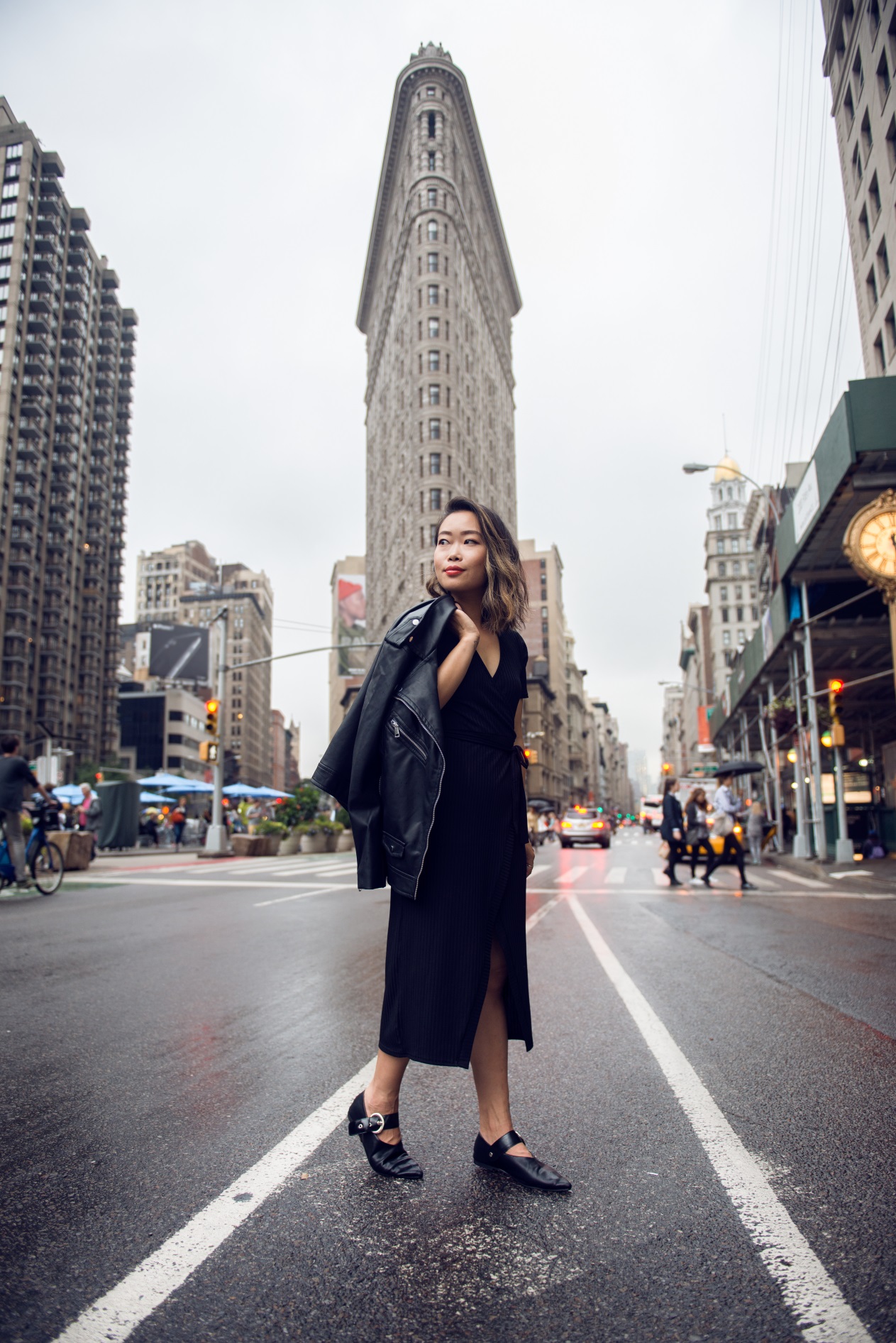 Học lỏm fashionista thế giới 5 bí quyết chụp ảnh streetstyle chất miễn chê - Ảnh 8. Học lỏm fashionista thế giới 5 bí quyết chụp ảnh streetstyle chất miễn chê - Ảnh 8.