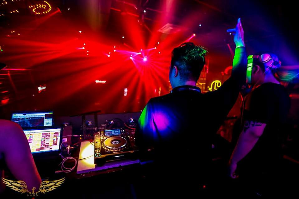 Tuấn Hưng, Noo Phước Thịnh, Bảo Anh khuấy đảo giới trẻ Hà thành dịp Valentine - Ảnh 4. Tuấn Hưng, Noo Phước Thịnh, Bảo Anh khuấy đảo giới trẻ Hà thành dịp Valentine - Ảnh 4.