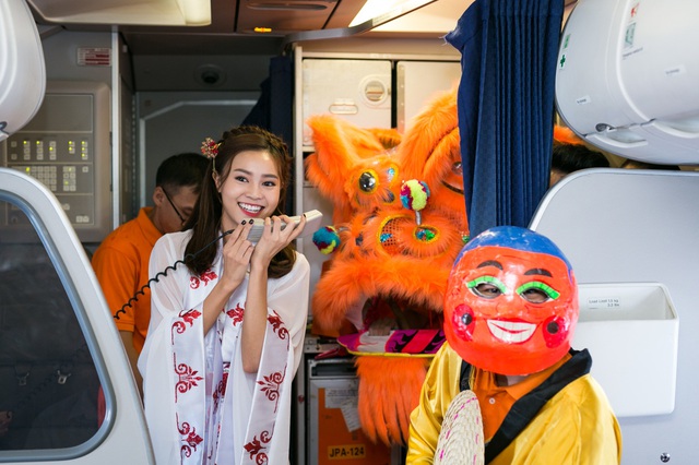 Trút bỏ đanh đá, Cám Lan Ngọc dịu dàng hoá Hằng Nga trên không - Ảnh 2. Trút bỏ đanh đá, Cám Lan Ngọc dịu dàng hoá Hằng Nga trên không - Ảnh 2.