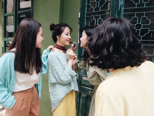 Không ai khác, đây chính là nhóm bạn trẻ nổi bật nhất phố đi bộ cuối tuần này - Ảnh 11. Không ai khác, đây chính là nhóm bạn trẻ nổi bật nhất phố đi bộ cuối tuần này - Ảnh 11.