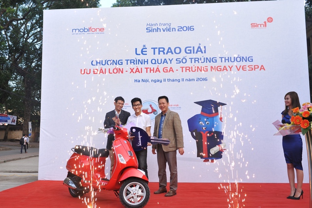 Mobifone tổ chức lễ trao giải chương trình “Ưu đãi lớn – Xài thả ga - Trúng ngay Vespa” - Ảnh 4.