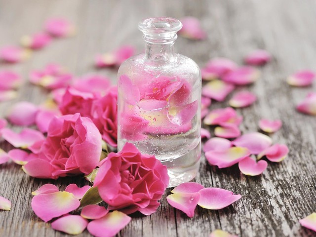 Làn da “xấu xí” vì 5 sai lầm phổ biến khi tẩy trang - Ảnh 2. Làn da “xấu xí” vì 5 sai lầm phổ biến khi tẩy trang - Ảnh 2.