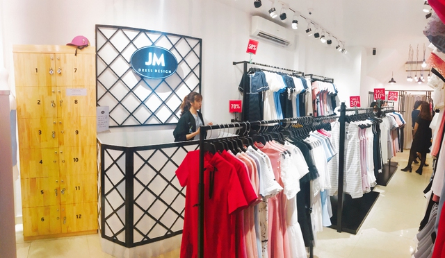 Giới trẻ nhộn nhịp chào đón Jasmine khai trương cửa hàng thứ 7 - Ảnh 2. Giới trẻ nhộn nhịp chào đón Jasmine khai trương cửa hàng thứ 7 - Ảnh 2.