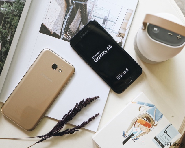 FPT Shop thu điện thoại Samsung cũ để đổi Galaxy A5-A7 2017 mới - Ảnh 2. FPT Shop thu điện thoại Samsung cũ để đổi Galaxy A5-A7 2017 mới - Ảnh 2.