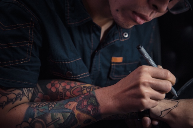 Bùng nổ âm nhạc, đắm chìm trong thế giới màu sắc tại Tattoo Show - Ảnh 3. Bùng nổ âm nhạc, đắm chìm trong thế giới màu sắc tại Tattoo Show - Ảnh 3.