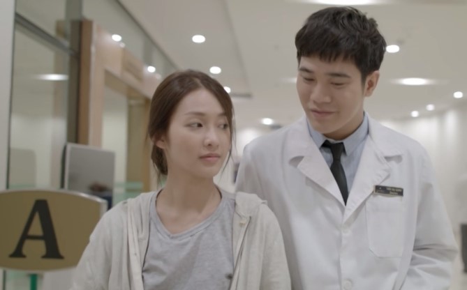 Giá mà đời thực cũng được như bác sĩ Phương HDMT: thức đêm, thiếu ngủ mà vẫn tươi trẻ rạng ngời - Ảnh 2. Giá mà đời thực cũng được như bác sĩ Phương HDMT: thức đêm, thiếu ngủ mà vẫn tươi trẻ rạng ngời - Ảnh 2.