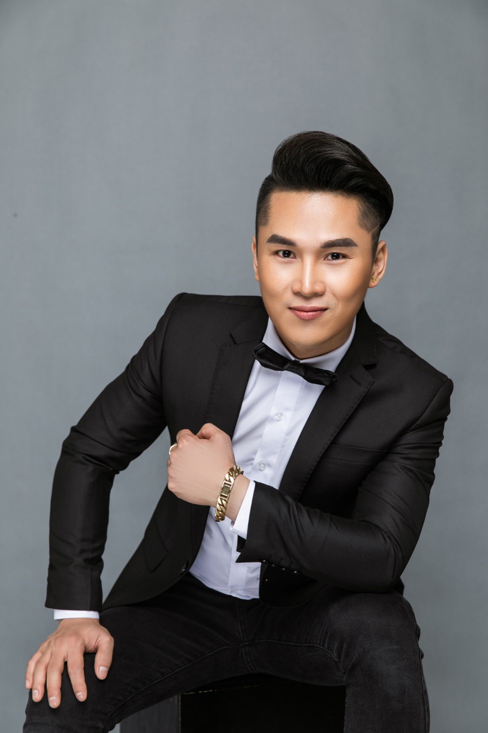 Ca sĩ Du Thiên tung bộ ảnh khoe vẻ điển trai đốn tim fan - Ảnh 7. Ca sĩ Du Thiên tung bộ ảnh khoe vẻ điển trai đốn tim fan - Ảnh 7.