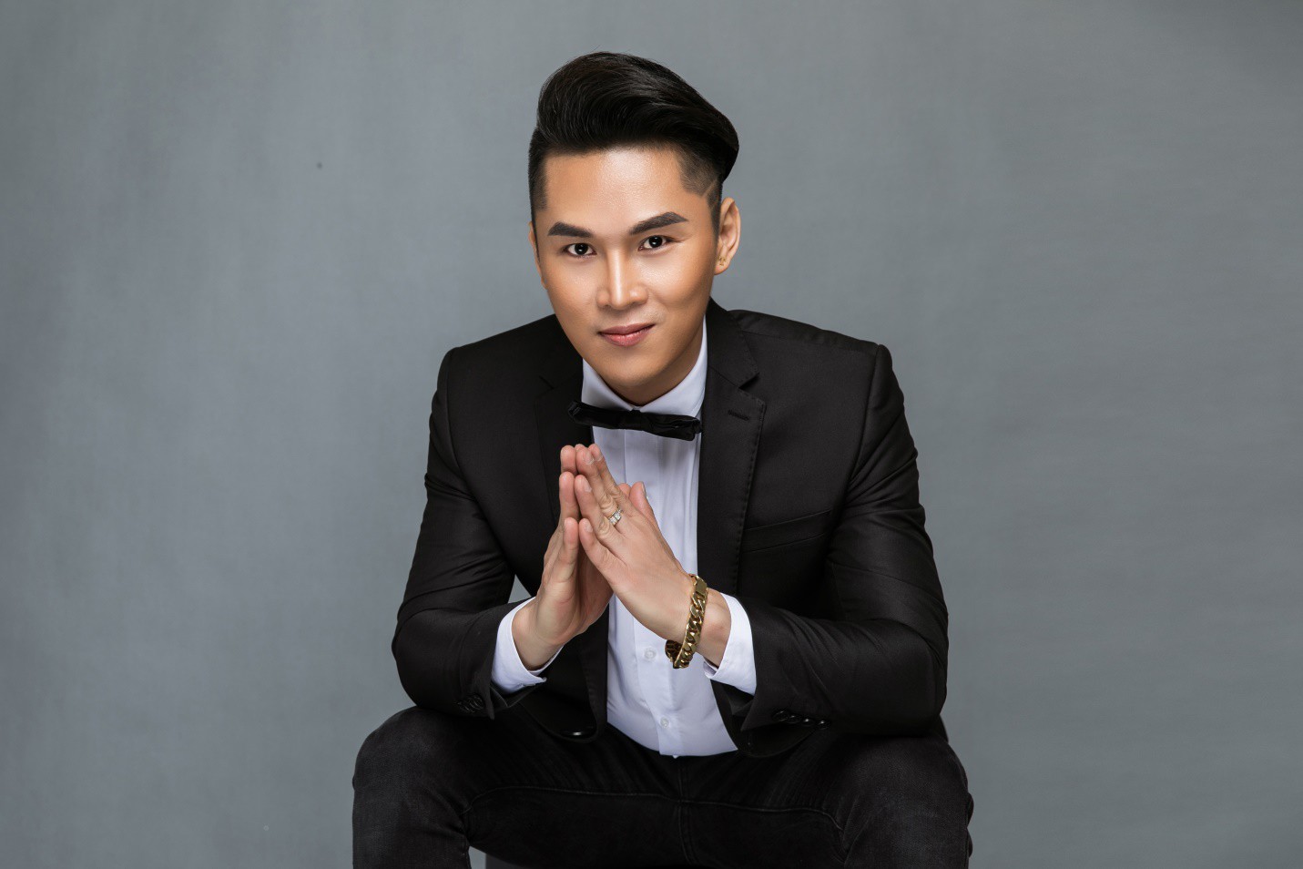 Ca sĩ Du Thiên tung bộ ảnh khoe vẻ điển trai đốn tim fan - Ảnh 8. Ca sĩ Du Thiên tung bộ ảnh khoe vẻ điển trai đốn tim fan - Ảnh 8.