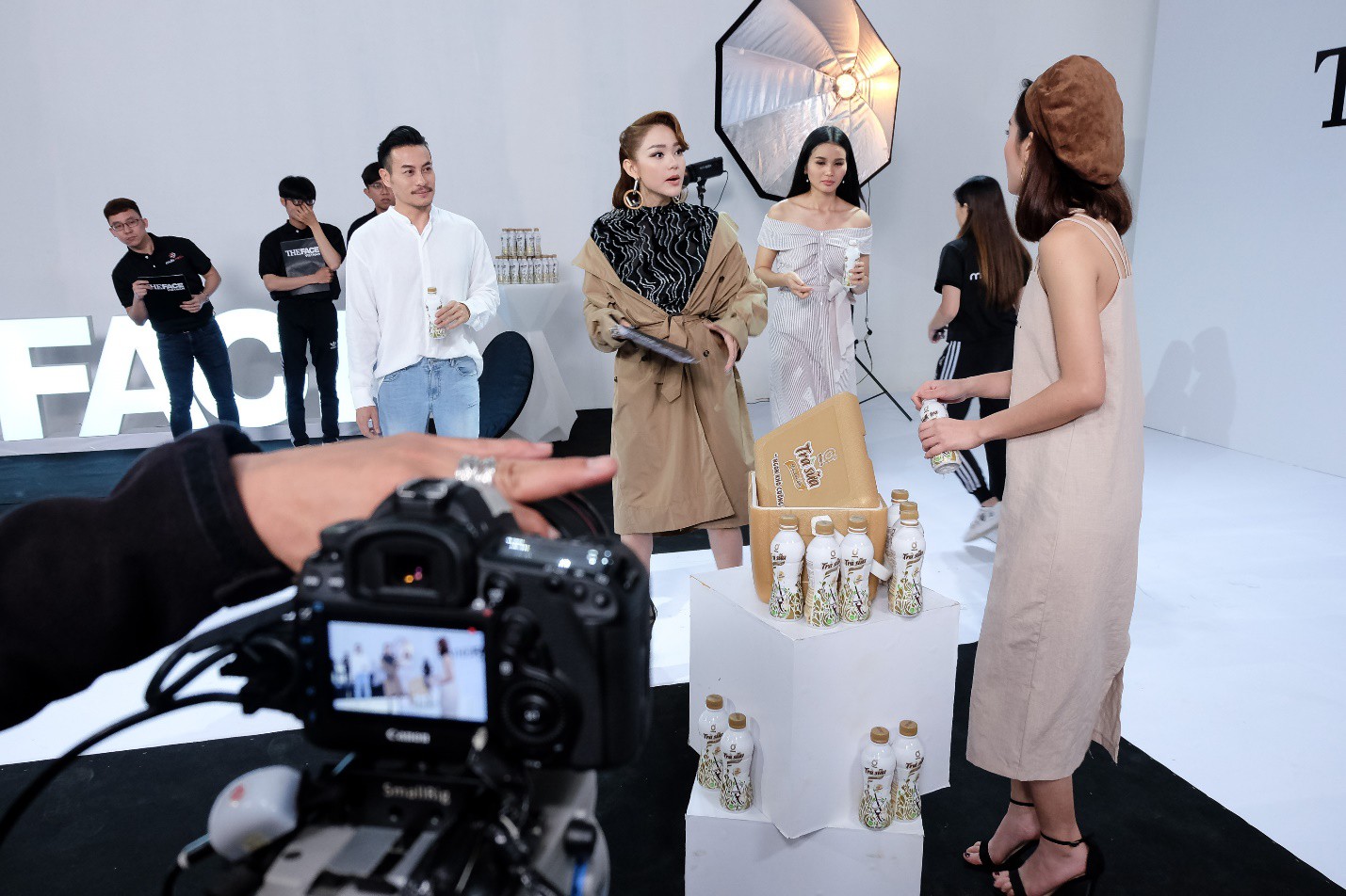 Bộ 3 HLV “lao đao” vì những nhận xét khắt khe nhưng rất công tâm của giám khảo Trần Uyên Phương - Ảnh 5. Bộ 3 HLV “lao đao” vì những nhận xét khắt khe nhưng rất công tâm của giám khảo Trần Uyên Phương - Ảnh 5.