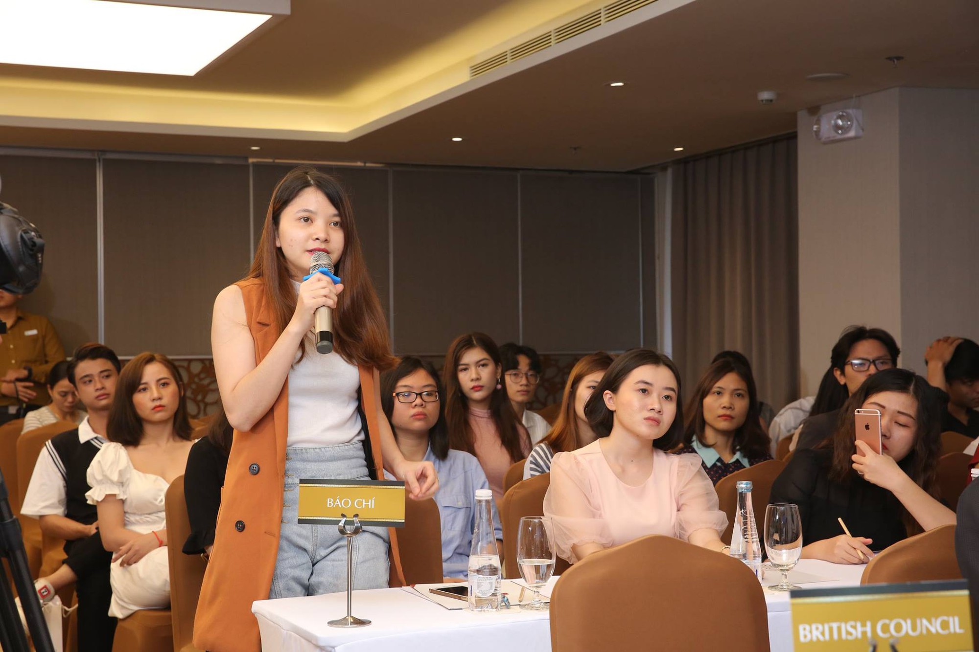 Luyện thi IELTS cam kết 100% đầu ra cùng Apax Leaders - Ảnh 3. Luyện thi IELTS cam kết 100% đầu ra cùng Apax Leaders - Ảnh 3.